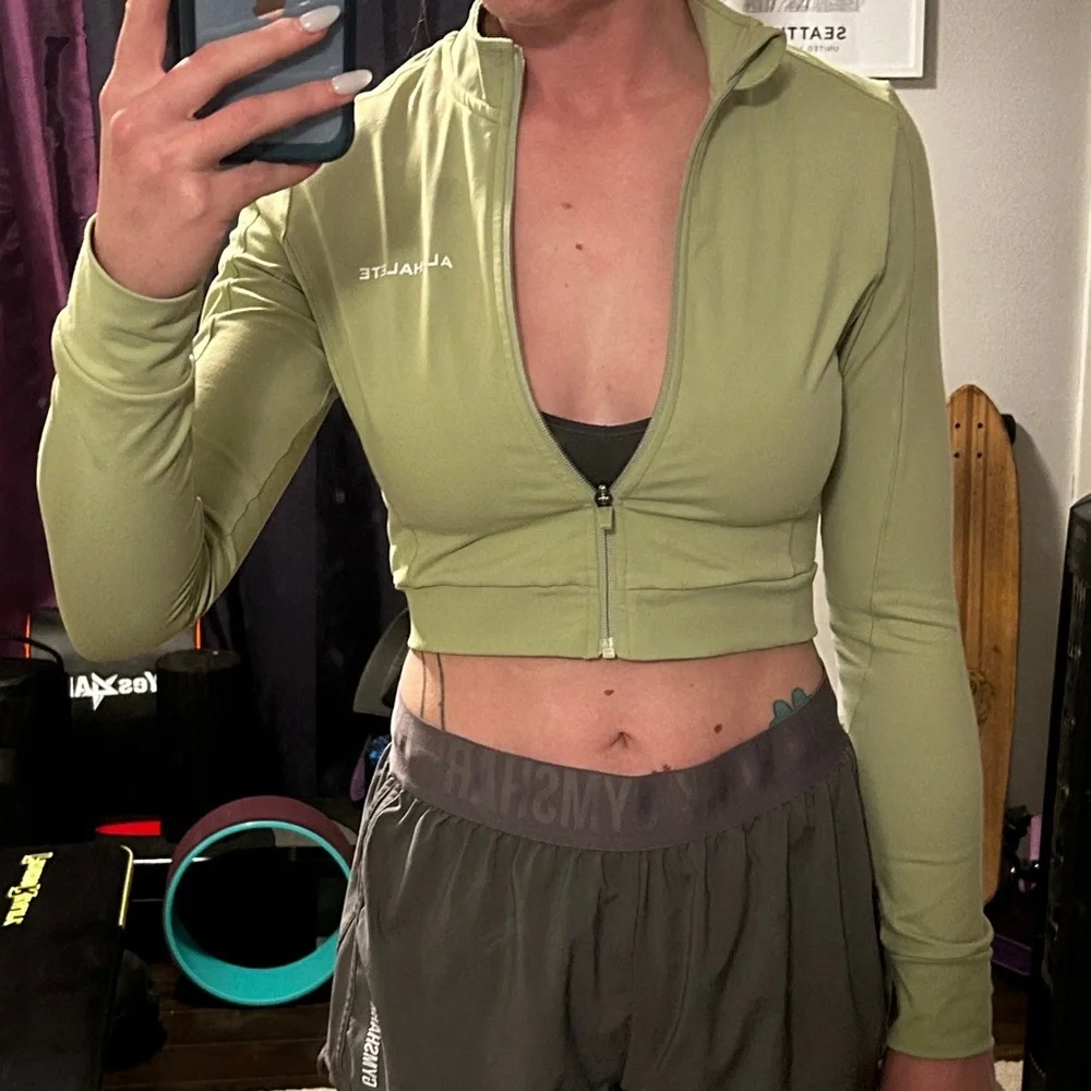Alphalete Crop Full Zip Jacket - Picture 2 of 6